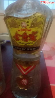 国营八十年代老白酒瓶与白酒零售的怀旧情怀